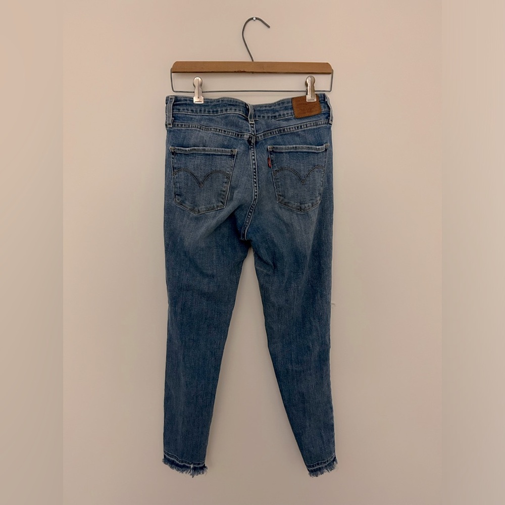 Levi’s skinny high rise distressed jeans